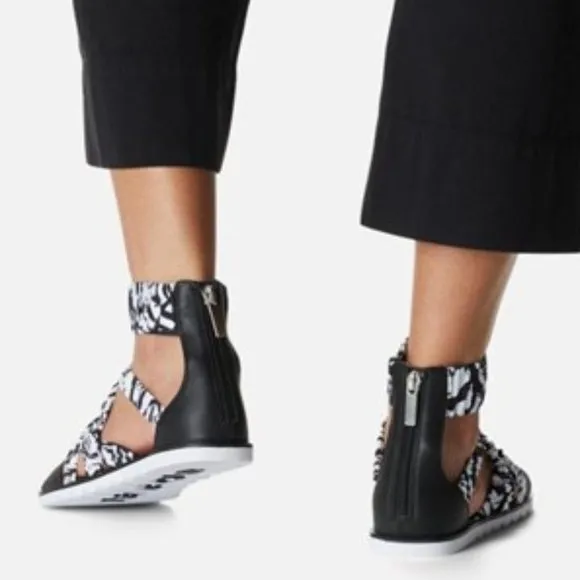 Sorel Ella II Ankle Strap Sandals Leather Flats White &amp; Black Print Size 7 NEW
