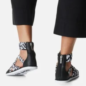 Sorel Ella II Ankle Strap Sandals Leather Flats White &amp; Black Print Size 8 NEW