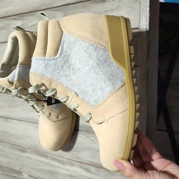 Sorel Evie Ankle Lace Booties Size Woman's 8.5 NWT Retail $180