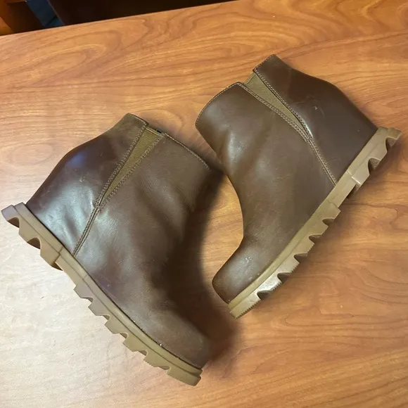 Sorel Joan Of Arctic III Wedge Boots US 8 Women's Brown Zip Chelsea Bootie