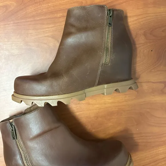 Sorel Joan Of Arctic III Wedge Boots US 8 Women's Brown Zip Chelsea Bootie