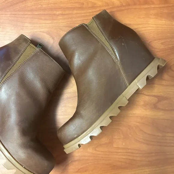 Sorel Joan Of Arctic III Wedge Boots US 8 Women's Brown Zip Chelsea Bootie