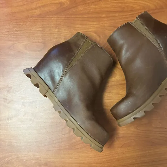 Sorel Joan Of Arctic III Wedge Boots US 8 Women's Brown Zip Chelsea Bootie