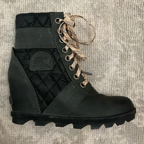 Sorel Lexie Quilted Boots, Size 7.5