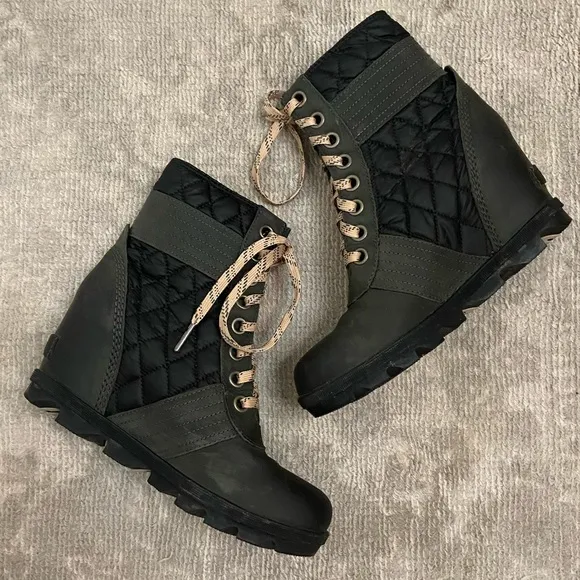 Sorel Lexie Quilted Boots, Size 7.5