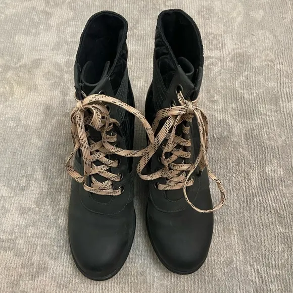 Sorel Lexie Quilted Boots, Size 7.5