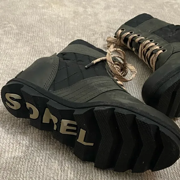 Sorel Lexie Quilted Boots, Size 7.5