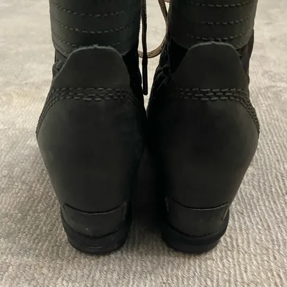 Sorel Lexie Quilted Boots, Size 7.5