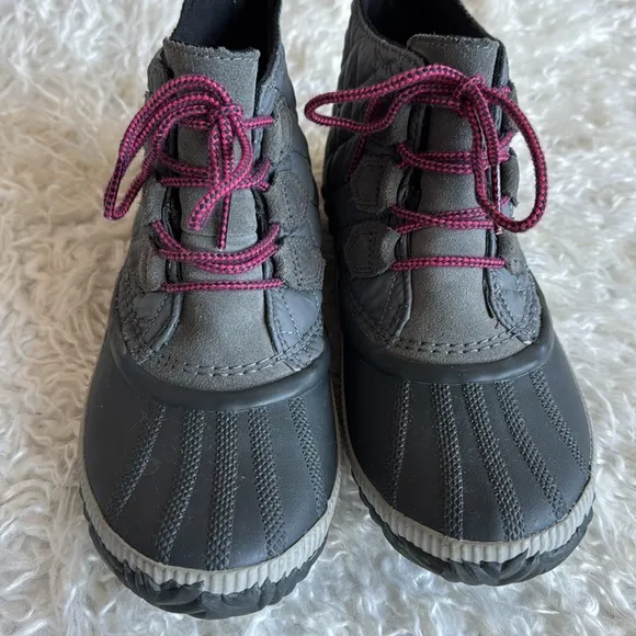 SOREL Out N About Plus Womens Quarry Waterproof Ankle Boots Sz 9 Gray Pink