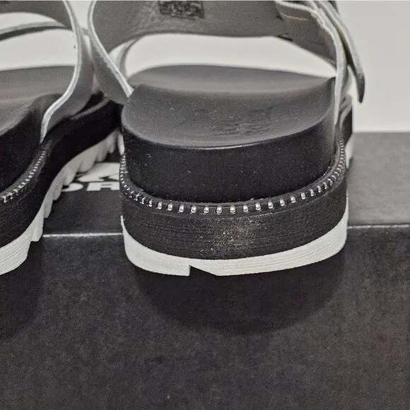 Sorel Roaming Slides in sea salt color. NIB-Size 7.5