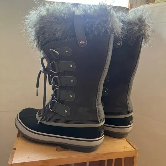 Sorel Size 8 Gray Black Joan Of Arctic Faux Fur Trim Waterproof Winter Snow Boot