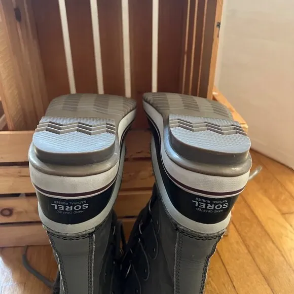 Sorel Size 8 Gray Black Joan Of Arctic Faux Fur Trim Waterproof Winter Snow Boot