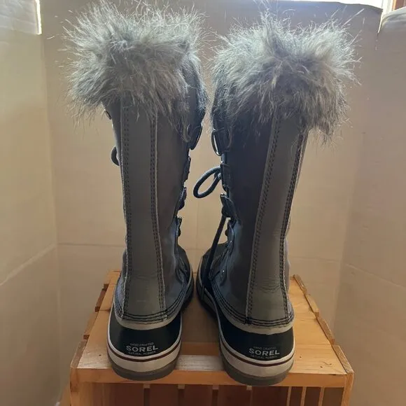 Sorel Size 8 Gray Black Joan Of Arctic Faux Fur Trim Waterproof Winter Snow Boot