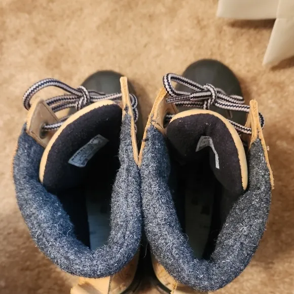 Sorel Slimpack II Lace Tan and Black Winter Boots