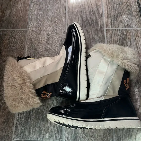 Sorel waterproof Women's Black and Cream Winter Boots