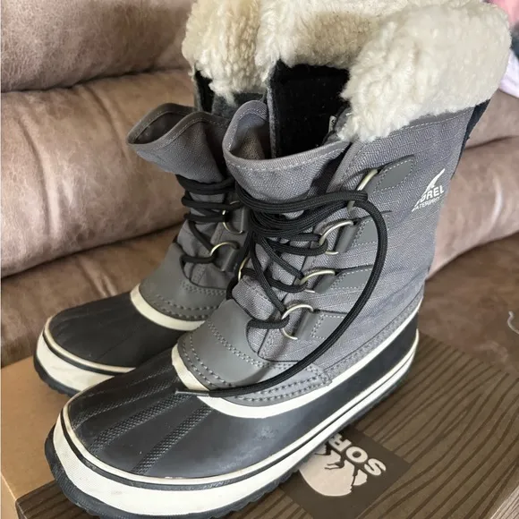Sorel Winter Carnival Boots - Black and Gray