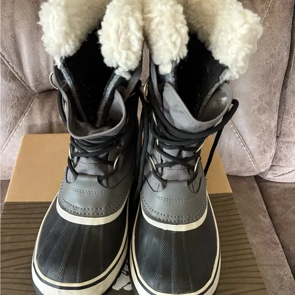 Sorel Winter Carnival Boots - Black and Gray