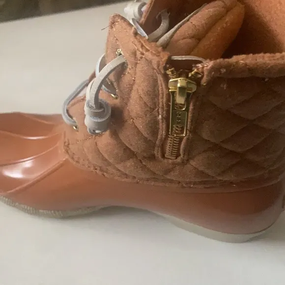 Sperry Cashew color saltwater boots
