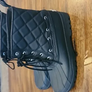 Sperry Top-Sider Black Saltwater Quilted Boots size 8