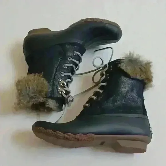 SPERRY Top Sider Navy Quilted Boots