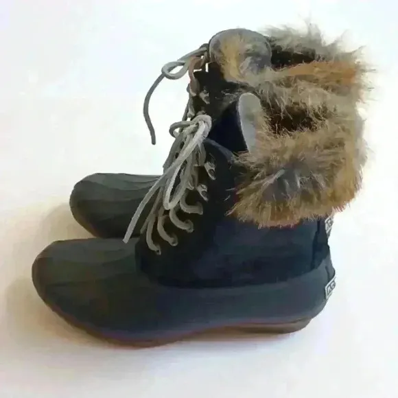 SPERRY Top Sider Navy Quilted Boots