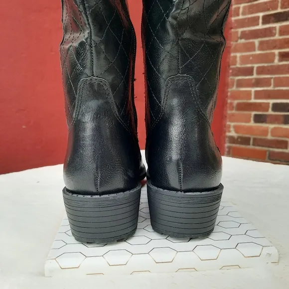 St. John's Bay Duluth Tall Riding Boots Quilted Shield Comfort Knee High Black