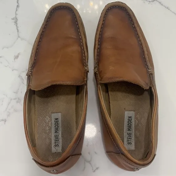 Steve Madden Brown Loafers. Size 8