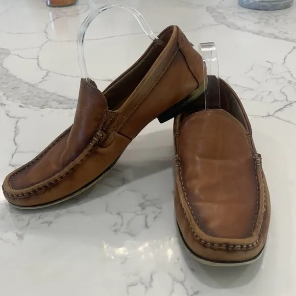 Steve Madden Brown Loafers. Size 8