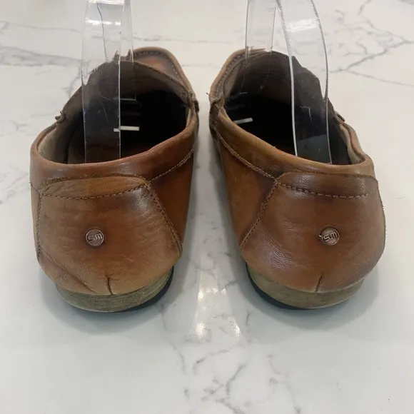 Steve Madden Brown Loafers. Size 8