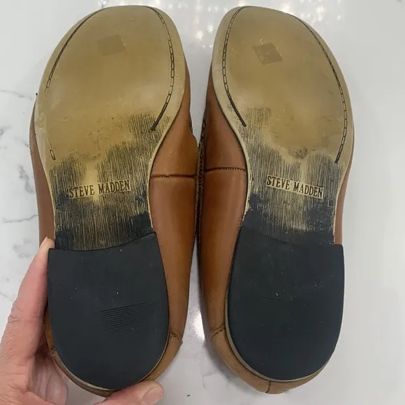 Steve Madden Brown Loafers. Size 8