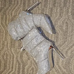 Steve Madden Cloak-r  rhinestone stiletto heel puffer boots  Nwot