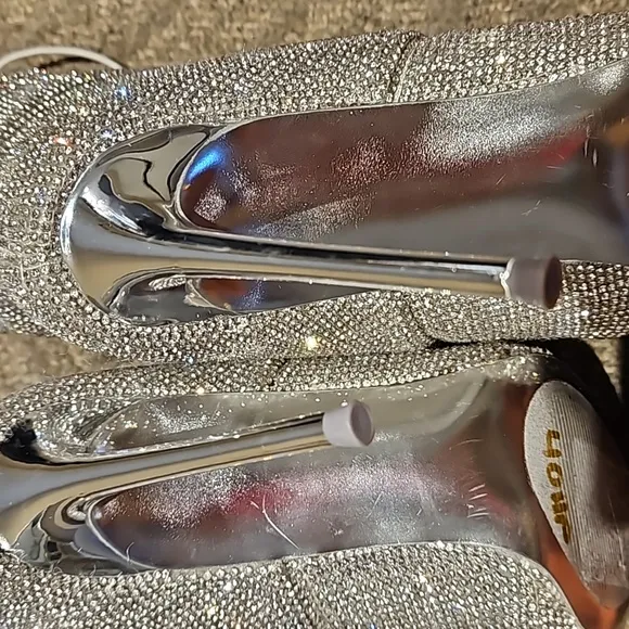 Steve Madden Cloak-r  rhinestone stiletto heel puffer boots  Nwot