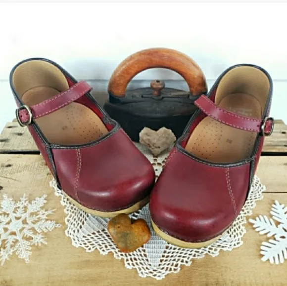 Strawberry Dansko Pro Clogs Marcelle Red Mary Jane Straps Buckles Boho Cottage