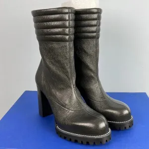 STUART WEITZMAN Isobel Crinkled Leather Boots Asphalt color made in Spain