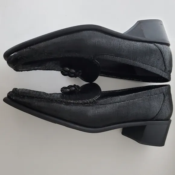 Stuart Weitzman McCool Saville Nappa Loafers Size 9AA