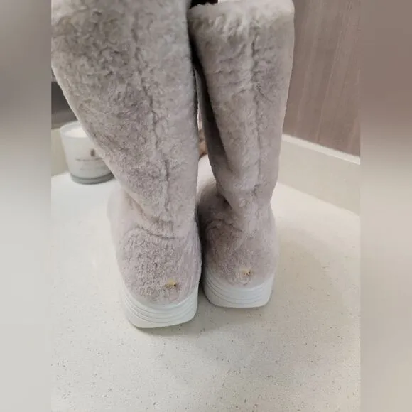 Stuart Weitzman Dyed Shearling Lamb Real Fur Boots. Size 38