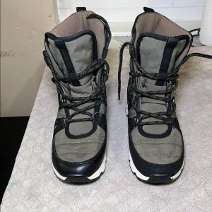 Stylish Black and Olive Winter Boots