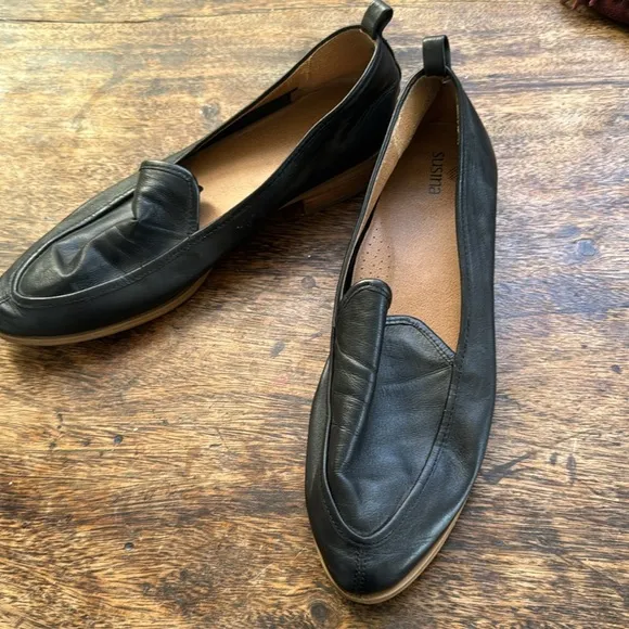 Susina black soft leather loafers size 8