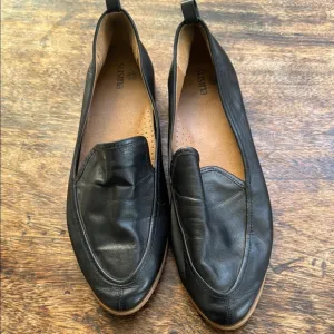Susina black soft leather loafers size 8