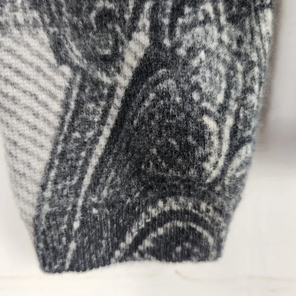 Talbots Pure Cashmere Plaid Paisley Crewneck Sweater Black/Gray Medium