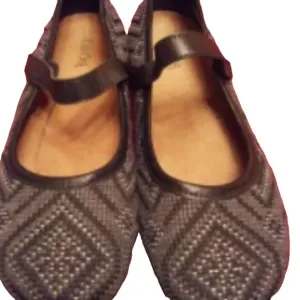 TAOS Geo Weave Fabric Strap-over MARY JANE Flats size 6
