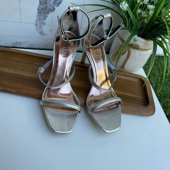 Ted Baker🍂🍁triple strap silver leather