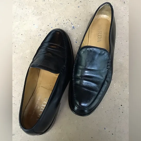 THE HAND CRAFTED WORLD OF VARDA Black Leather Loafers