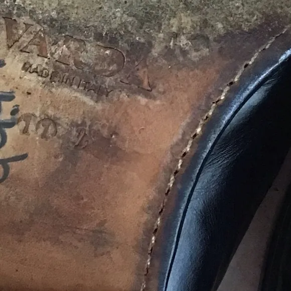THE HAND CRAFTED WORLD OF VARDA Black Leather Loafers