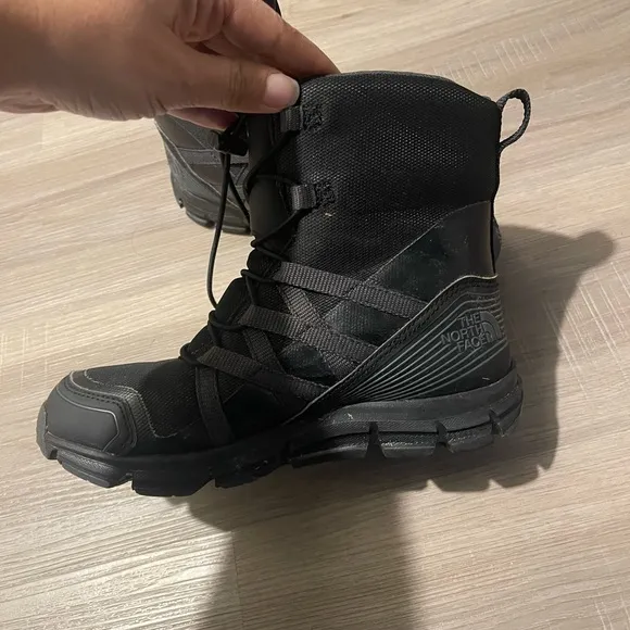 The north face hydro seal waterproof boys girls boot size 4
