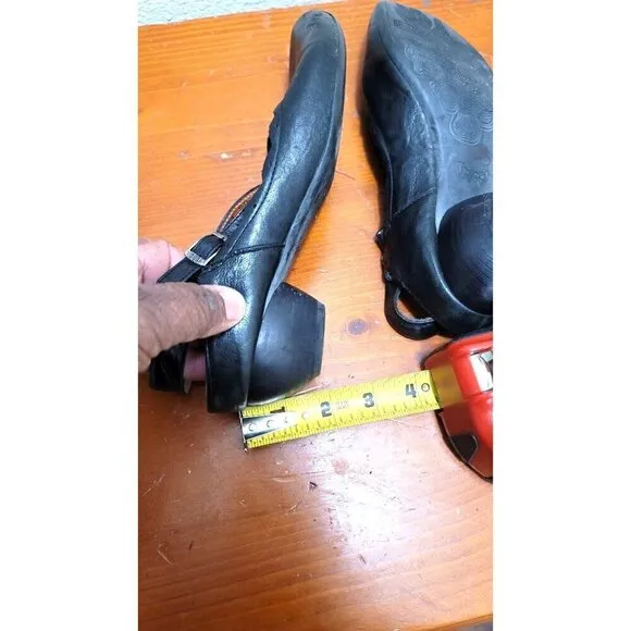 Think Women's Black Leather T-Strap Flats By Think! Size 38 EU