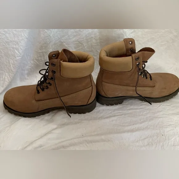 Timberland vintage bootsMen’s 7 / Women’s 8.5-9