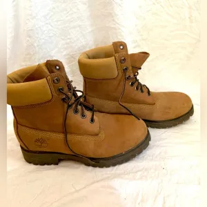 Timberland vintage bootsMen’s 7 / Women’s 8.5-9