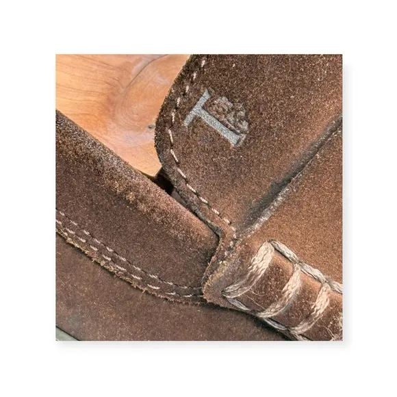 Tod’s ❂ Luxury Slip On Penny Loafers ❂ Choc Brown Suede ❂ 10.5 ❂ Vibram Sole