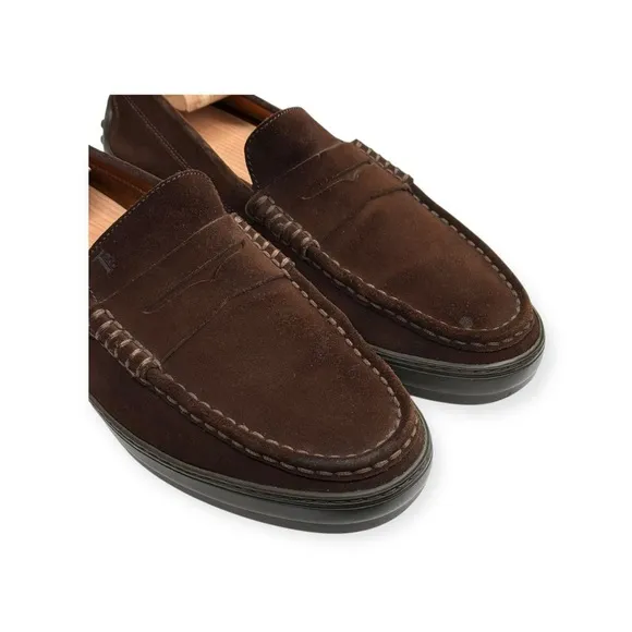 Tod’s ❂ Luxury Slip On Penny Loafers ❂ Choc Brown Suede ❂ 10.5 ❂ Vibram Sole